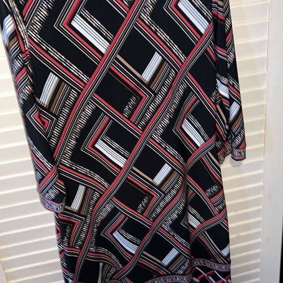 WHITE HOUSE BLACK MARKET size M Black Red White Beige DRESS Geo Print - Picture 5 of 6